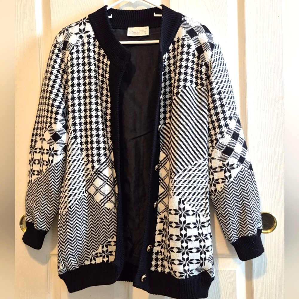 Vintage Oscar De La Renta Black and White Patterned Cardigan 80's